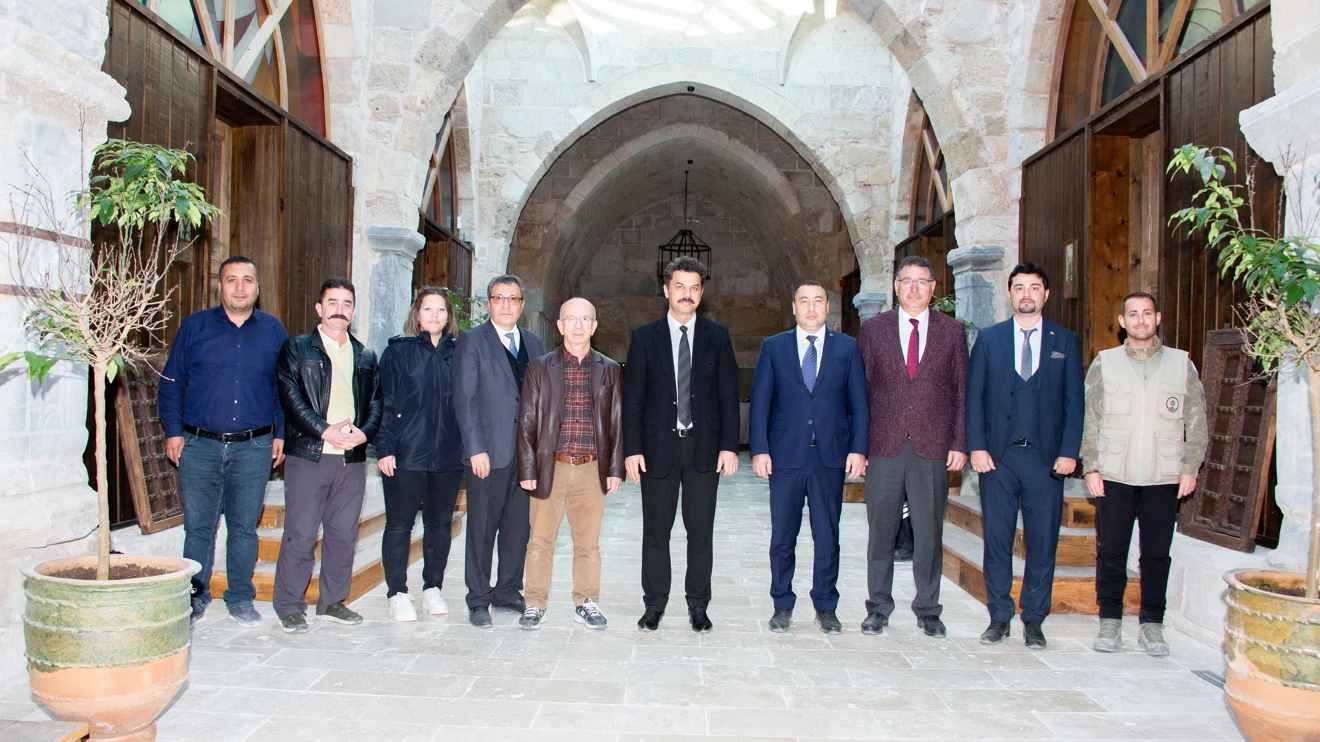 Rektör Yılmaz, Savatra Antik Kent kazı alanında incelemelerde bulundu